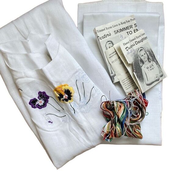 Dexter’s Skimmer Dress to Embroider Mother Daughter Kit Vintage Embroidery - Picture 1 of 10